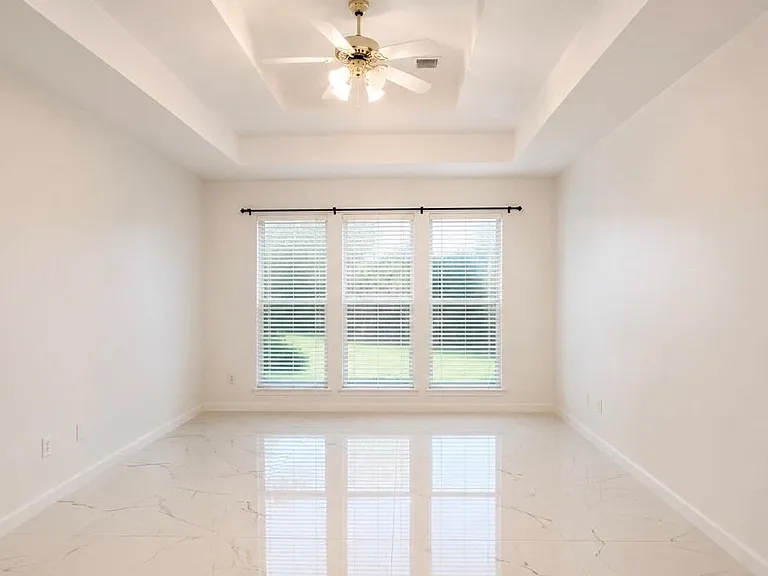 423 Blossomwood Dr — Photo 16