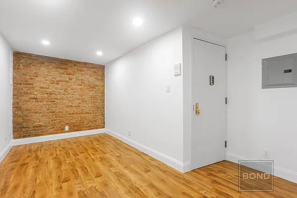 Rented by Bond New York | media 3