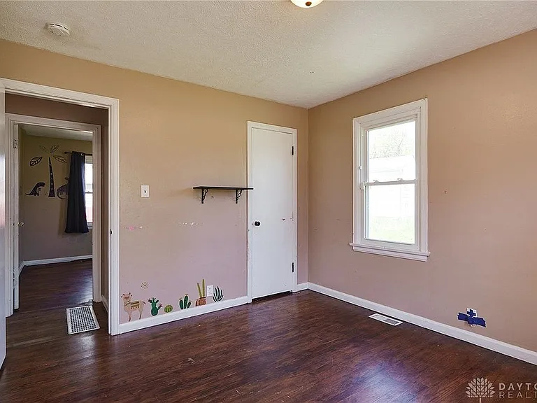 81 Thorpe Dr — Photo 18