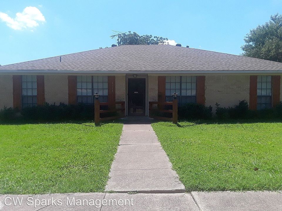 1st image of 1217 Monterrey Dr