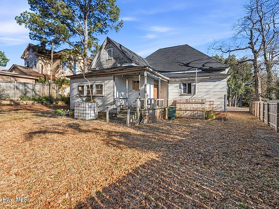 5th image of 317 Mcdonald Avenue