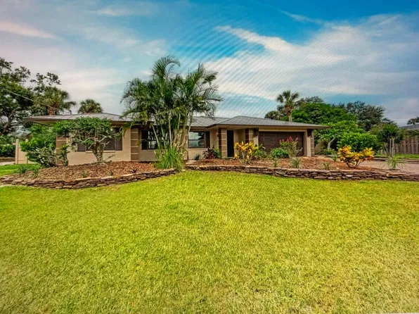 451 N Shore Dr, Osprey, FL 34229