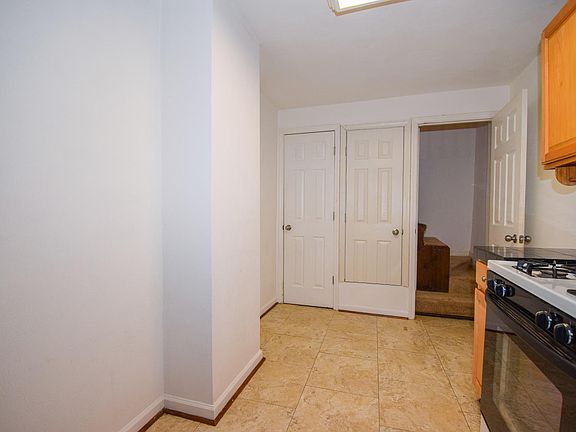 5th image of 271 Gunn Ave