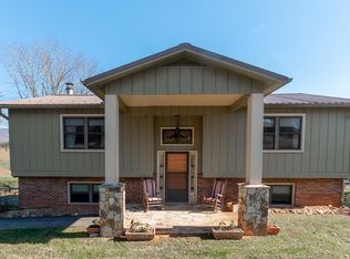 63 Heathwood Ln, Franklin, NC 28734