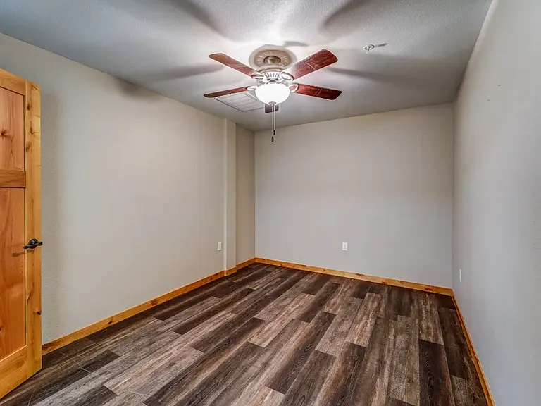 Sunset Place Apartments — Photo 58