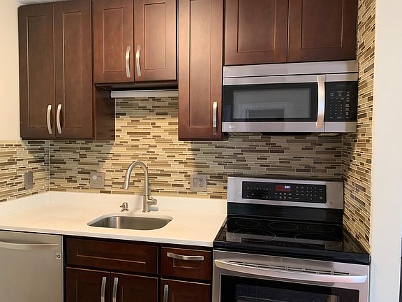 4th image of 122 Tall Oaks Dr Unit I