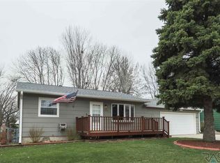 5601 S Danberry Dr, Sioux Falls, SD 57106
