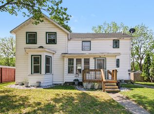 54 Grove St, Coopersville, MI 49404