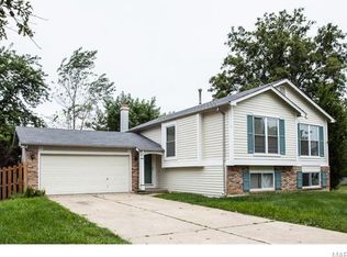 1602 Enwood Dr, Saint Peters, MO 63376