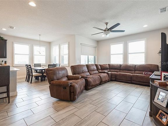 4th image of 2340 Tudor Rose Dr