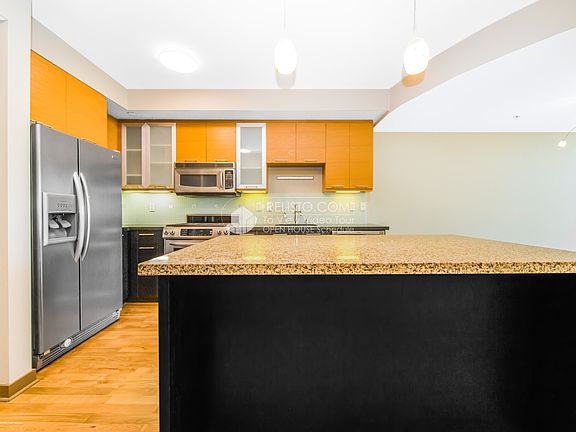 3rd image of 170 King St Unit 801