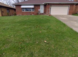 23915 Shurmer Dr, Warrensville Heights, OH