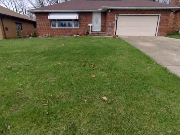 23915 Shurmer Dr, Warrensville Heights, OH 44128