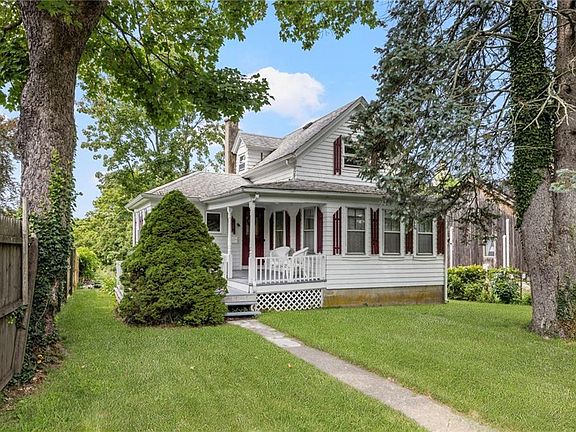 3rd image of 21 Bluff Ave