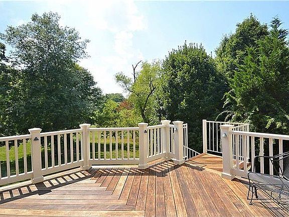 4th image of 326 Sinegar Pl