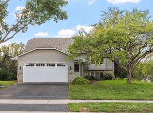 6420 Duck Lake Rd, Eden Prairie, MN 55346