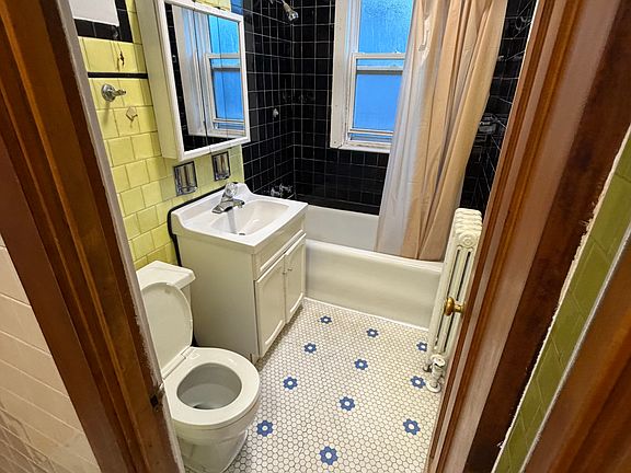 5th image of 5424 W Wellington Ave Unit 2
