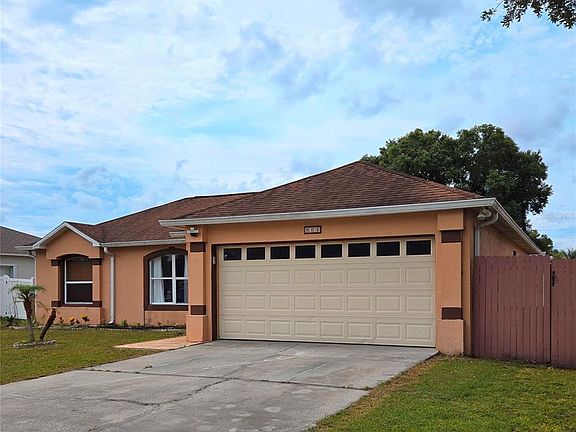 2nd image of 804 Carrousel Ln