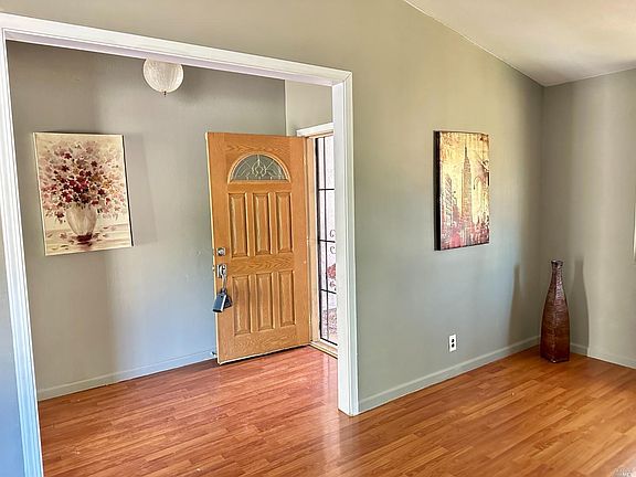 4th image of 708 Sequoia Drive