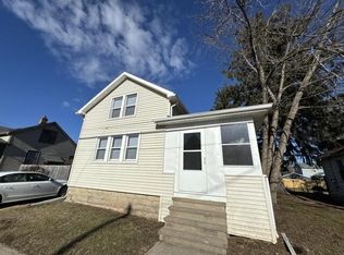 644 W 6th Ave, Oshkosh, WI 54902