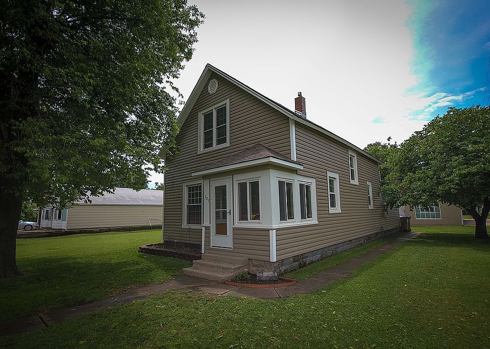 2nd image of 327 N Main St