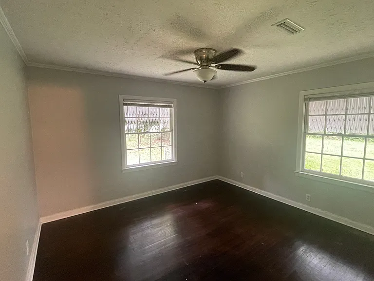 1223 Chickasaw St — Photo 14