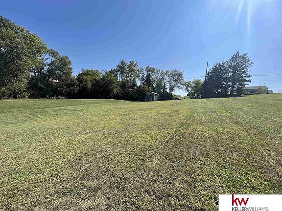 2nd image of 1811 Beaver Lake Blvd