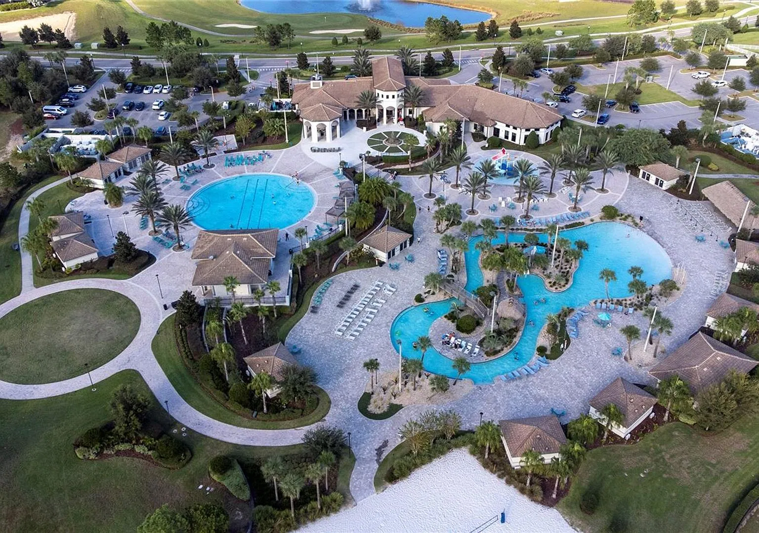 Championsgate villa in gated golf community with Resort style amenities! — Photo 1