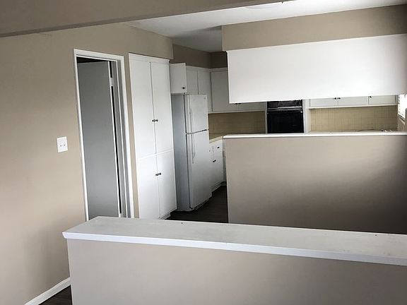 5th image of 4370 Hamilton St APT 4