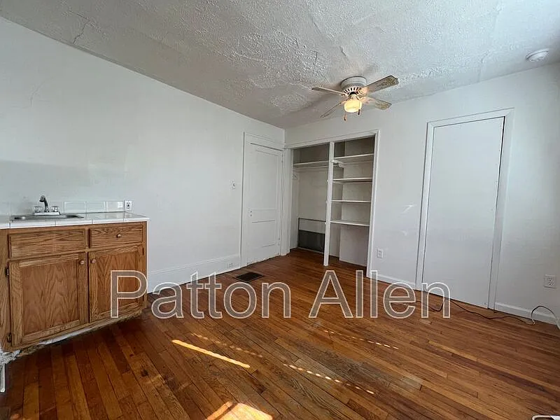 Studio, 1.0 bath, $795 — Photo 4