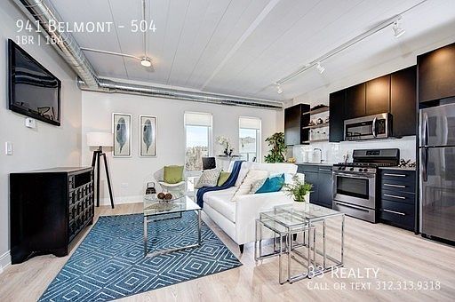 3rd image of 941 W Belmont Ave #504