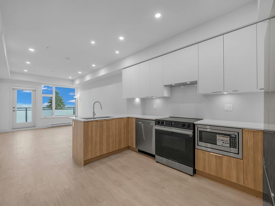 1st image of 6479 Selma Ave #207
