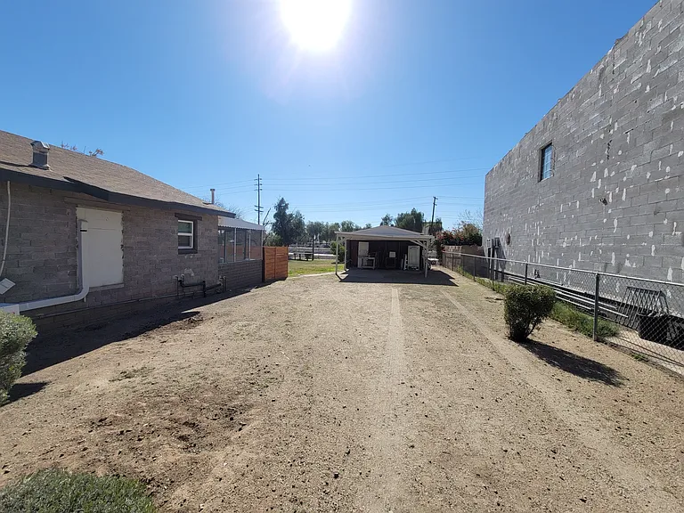 1007 E Campbell Ave — Photo 8