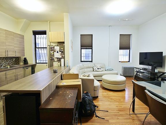 4th image of 940 St Nicholas Ave APT 1d