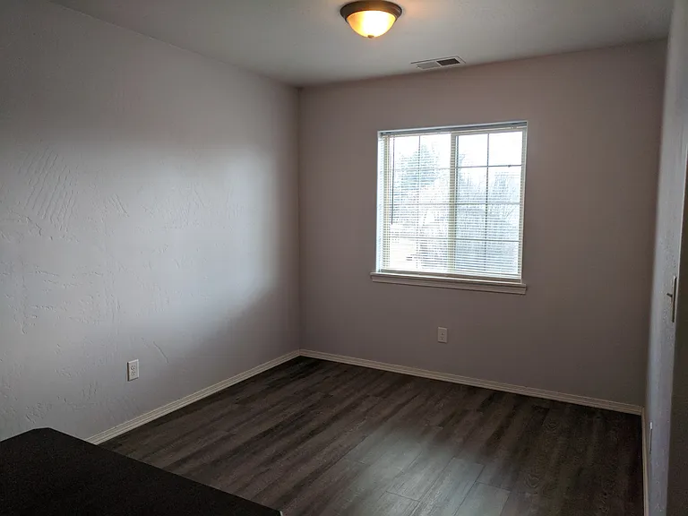 32 W Evergreen Dr — Photo 7
