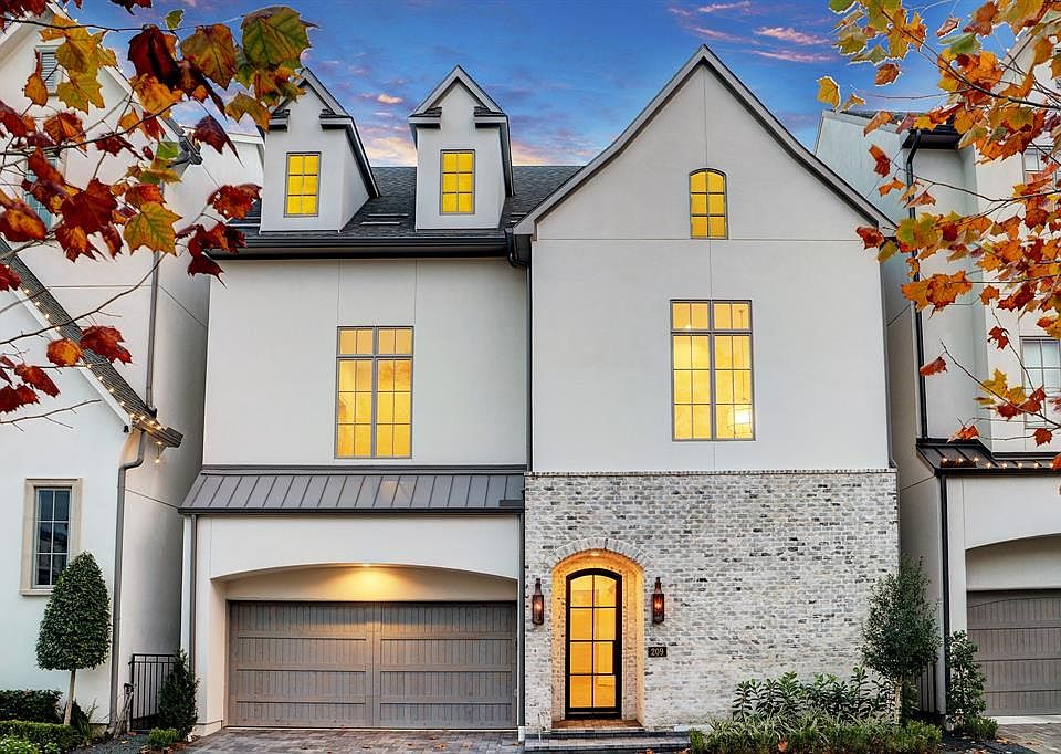 1st image of 209 Memorial Parkview Dr