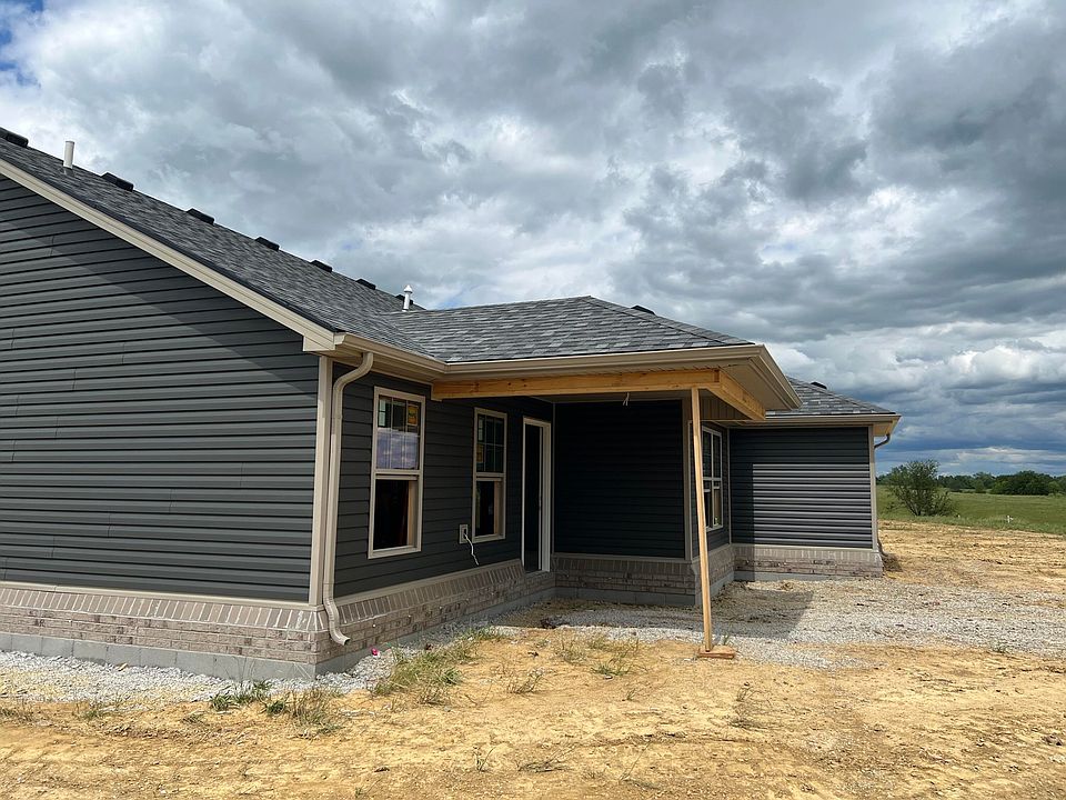 2nd image of 402 Wyldwood Way