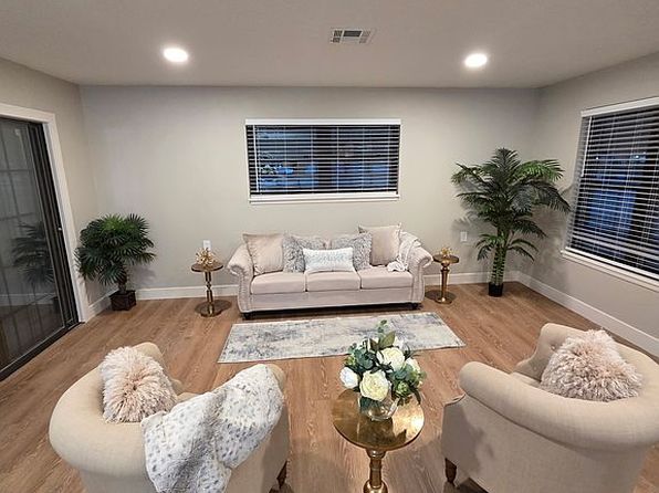 502 Spring Dr