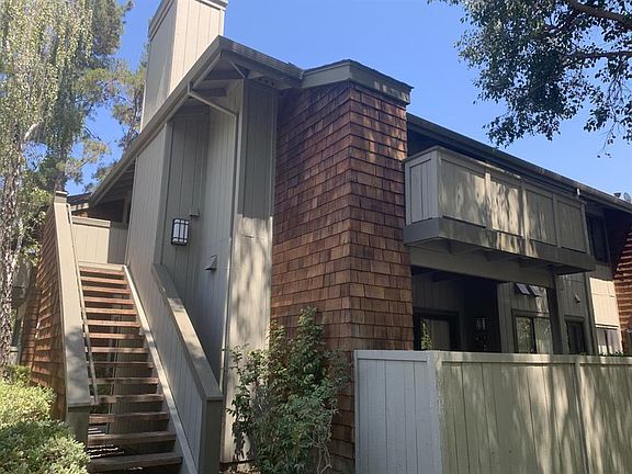 3rd image of 3010 La Terrace Cir