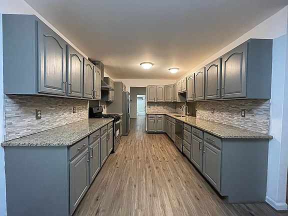 4th image of 26572 Park Ln