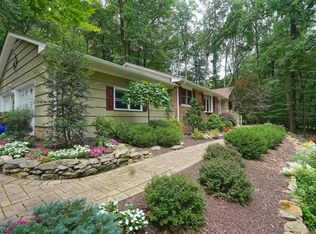 137 Black Brook Rd, Hampton, NJ 08827