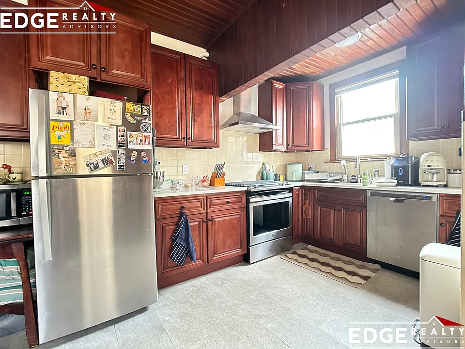 30 Bennett St #1