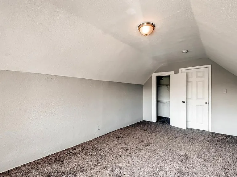 3225 N Marion St — Photo 16