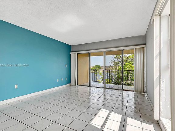 2nd image of 8775 Park Blvd APT 419