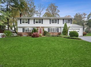 5 Tall Oaks Dr, East Brunswick, NJ 08816