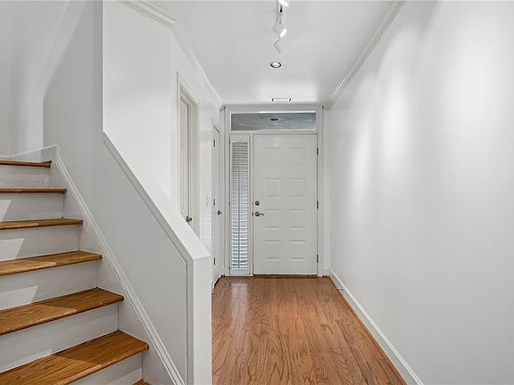3rd image of 1467 Monroe Dr NE APT 7
