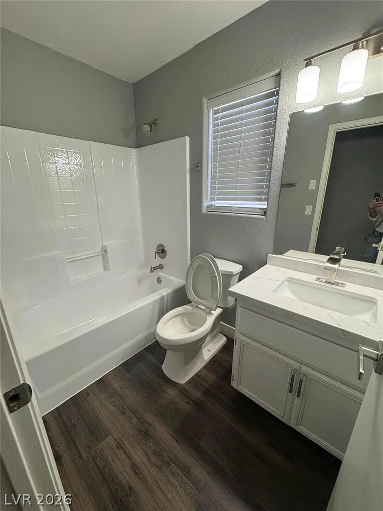 3 bed, 2.0 bath, 1254 sqft, $2,500 — Photo 4