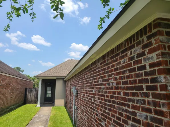 650 Spring Cove Dr, Baton Rouge, LA 70810