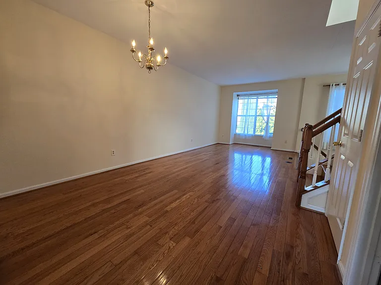 Family room and Dining - Middle level
