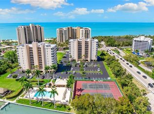 11118 Gulf Shore Dr APT 203, Naples, FL 34108